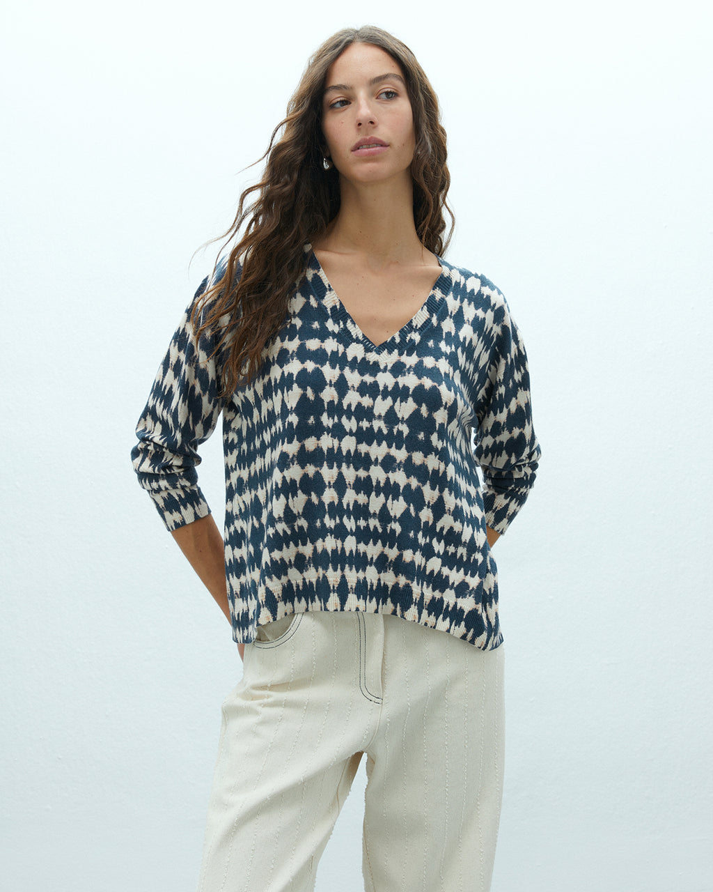 Jersey de mujer de punto fino estampado cuello pico