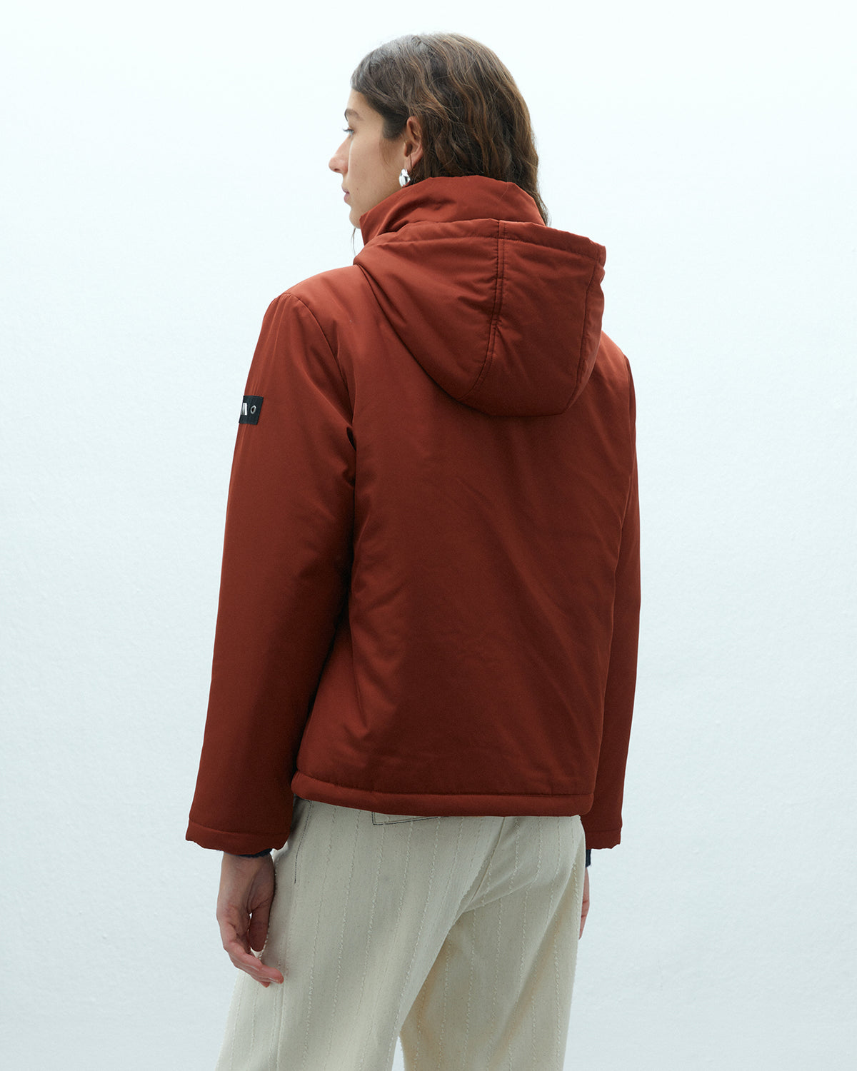 Parka corta de mujer acolchada