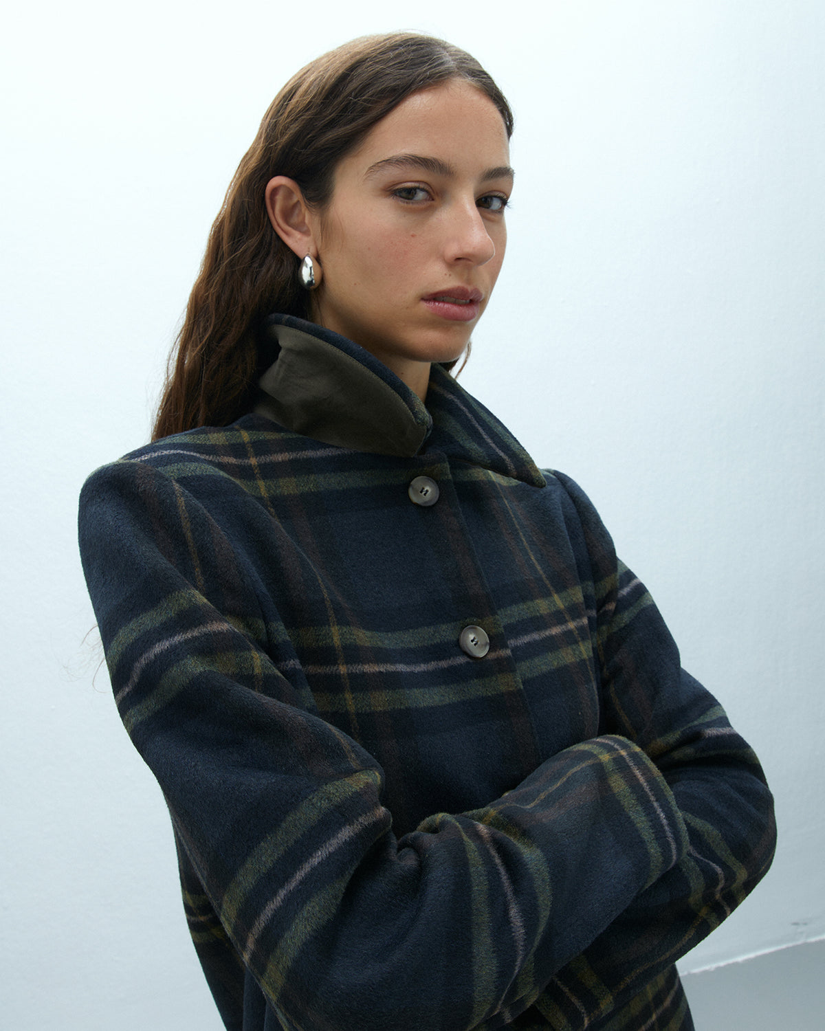 Abrigo midi de mujer estampado cuadros