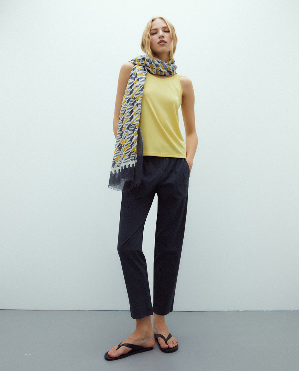 Pantalón de mujer tobillero cintura elástica