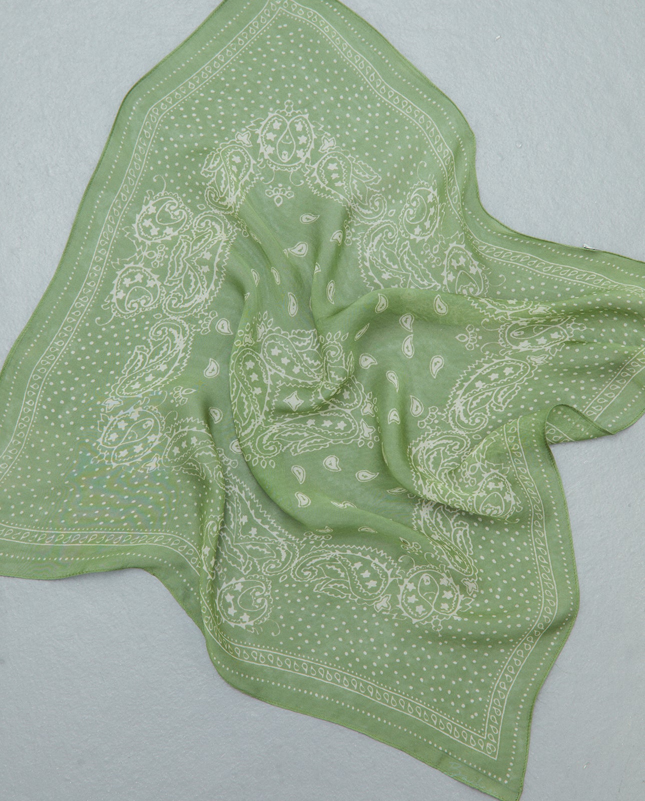 Bandana de viscosa estampada