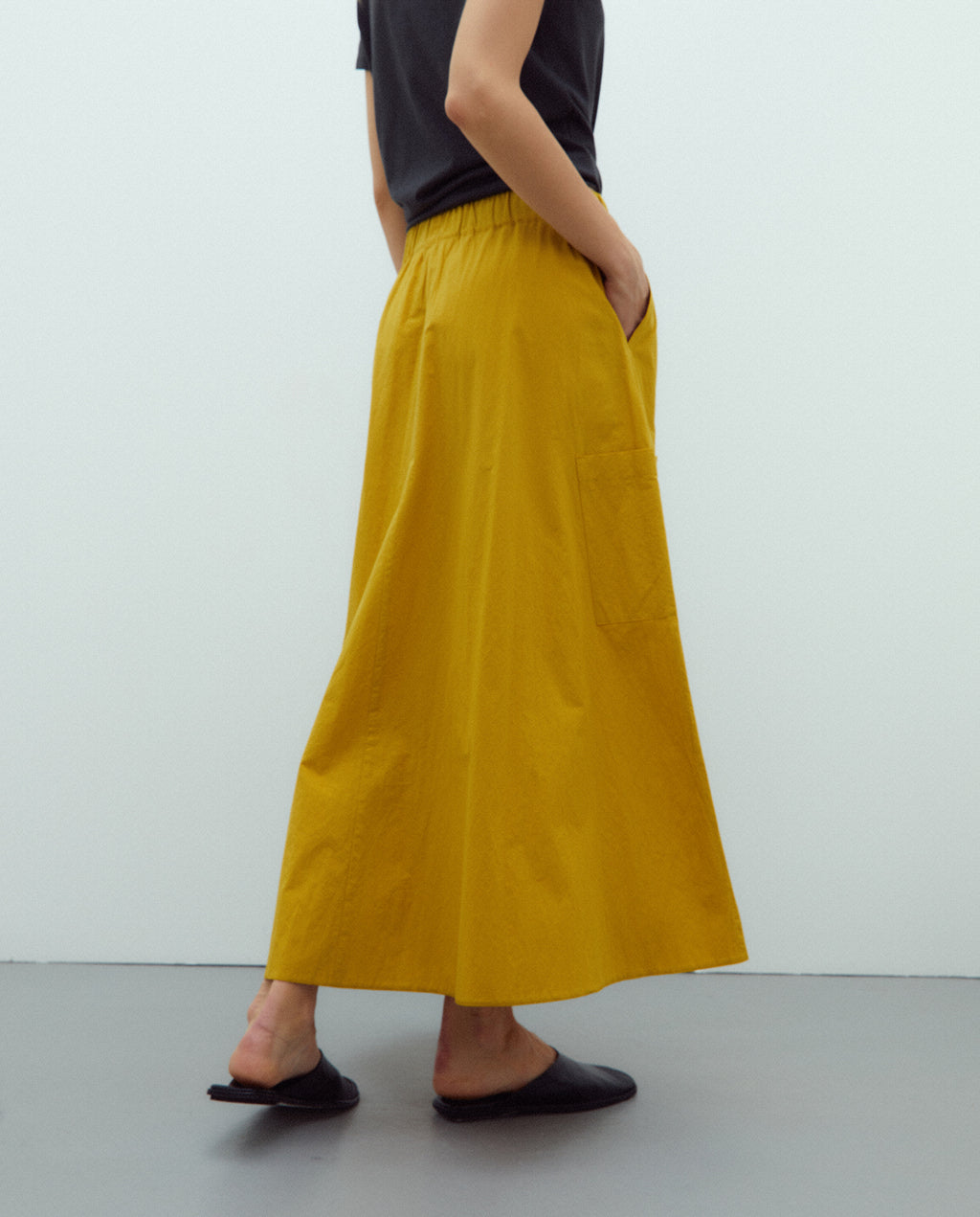 Falda midi de  popelin cintura elástica