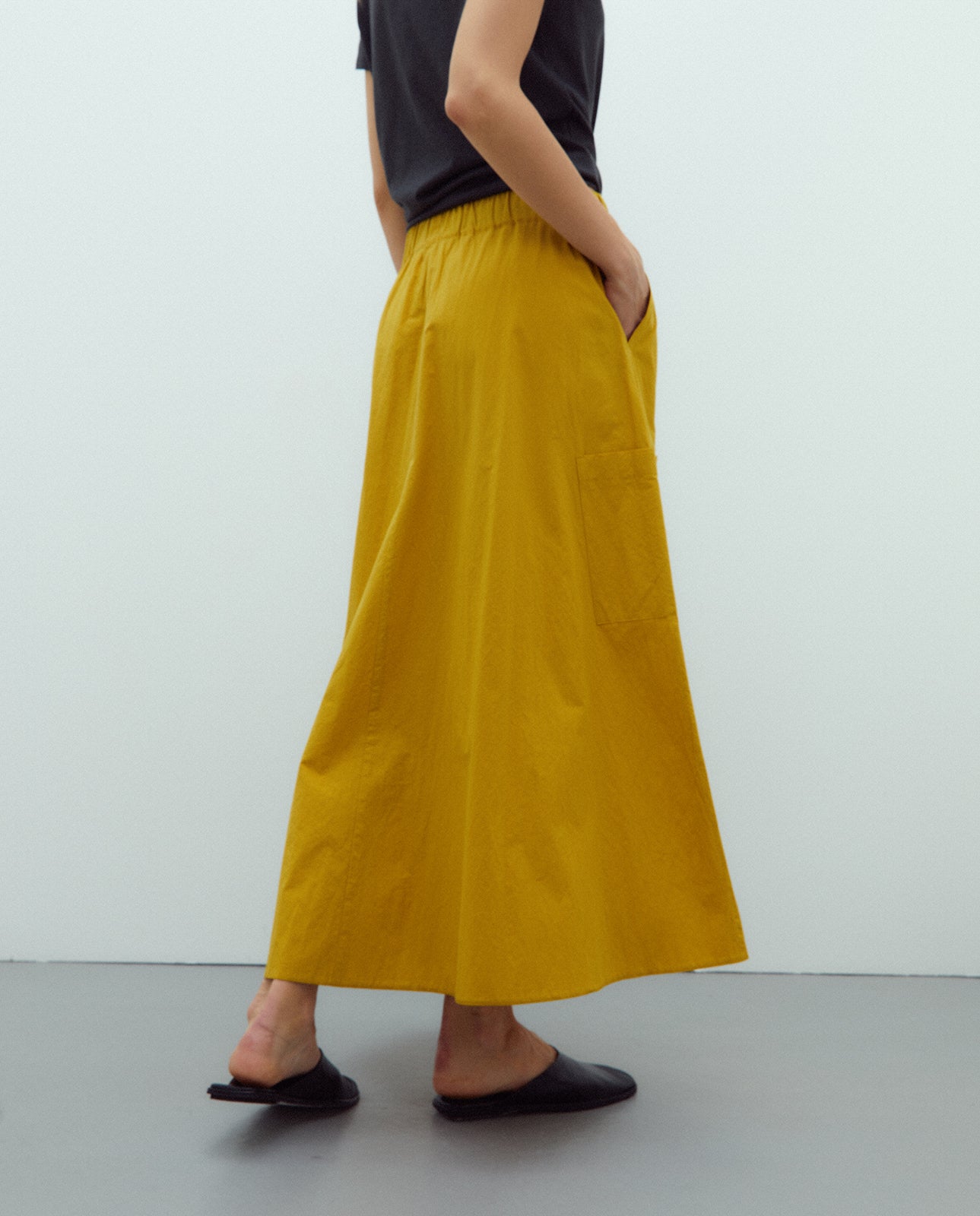 Falda midi de  popelin cintura elástica