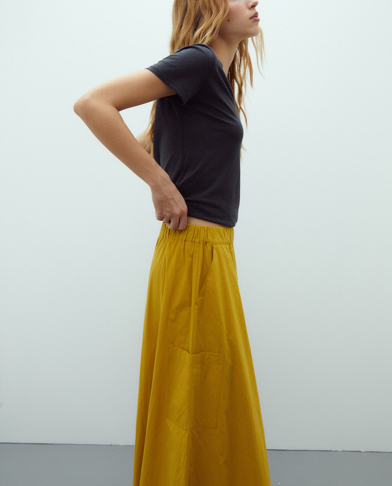 Falda midi de  popelin cintura elástica