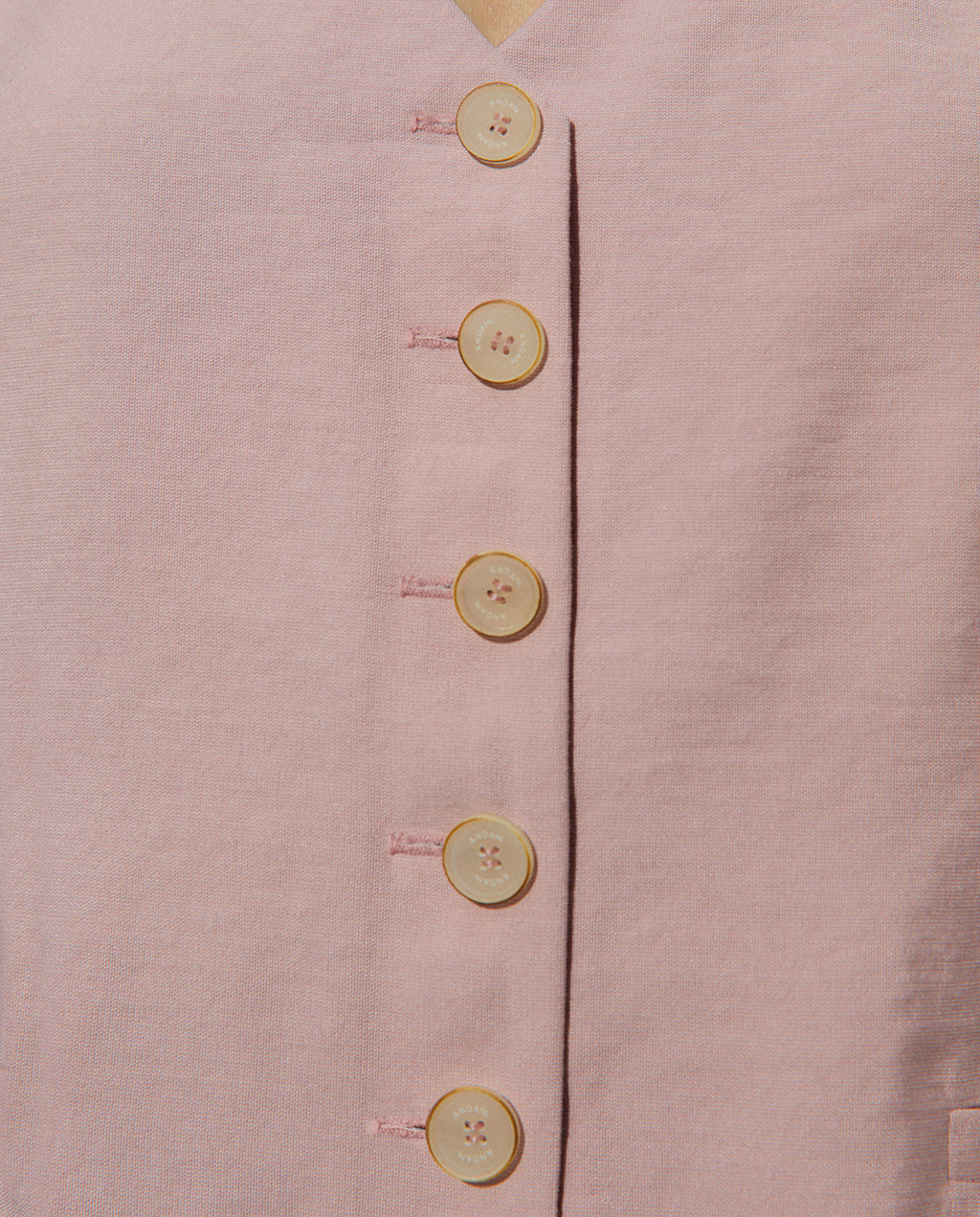 Chaleco de mujer cuello pico