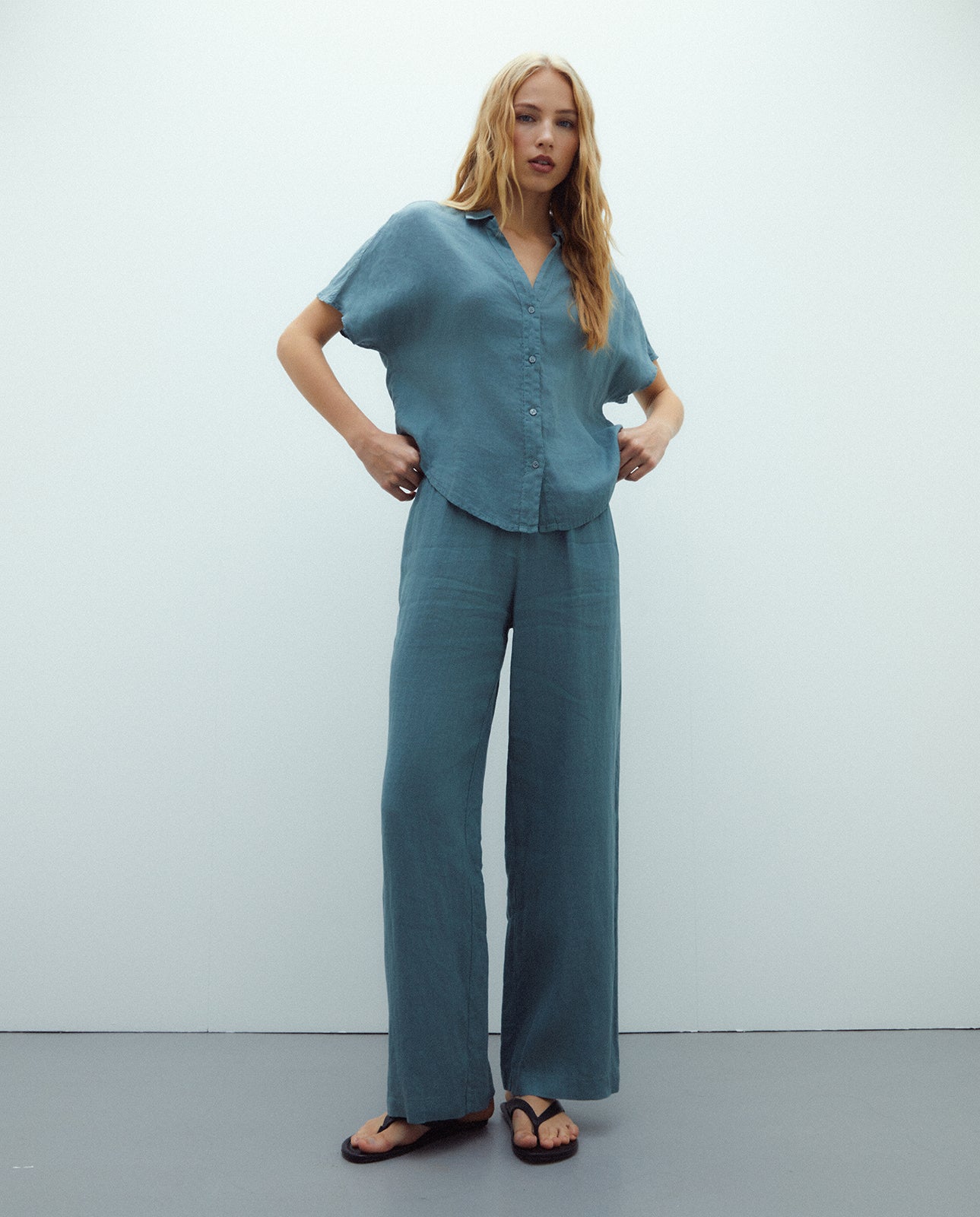 Camisa de mujer en lino 100% manga corta