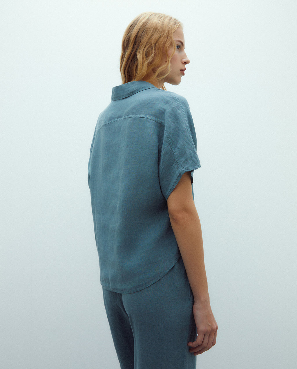 Camisa de mujer en lino 100% manga corta