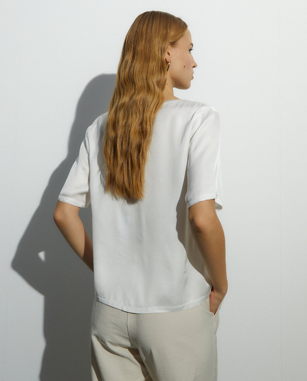 Blusa de mujer cuello redondo manga corta