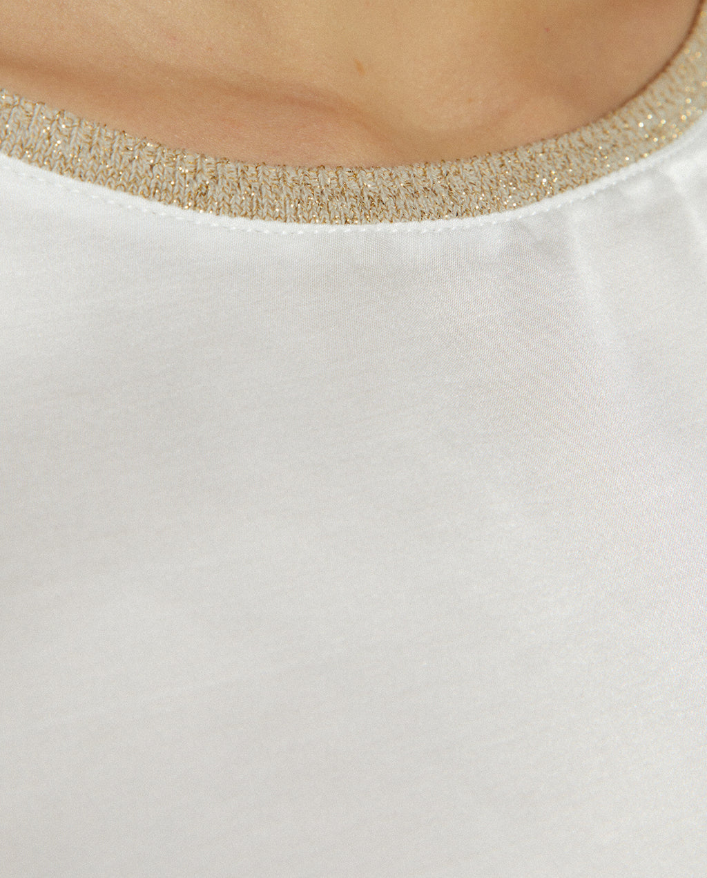 Blusa de mujer cuello redondo manga corta