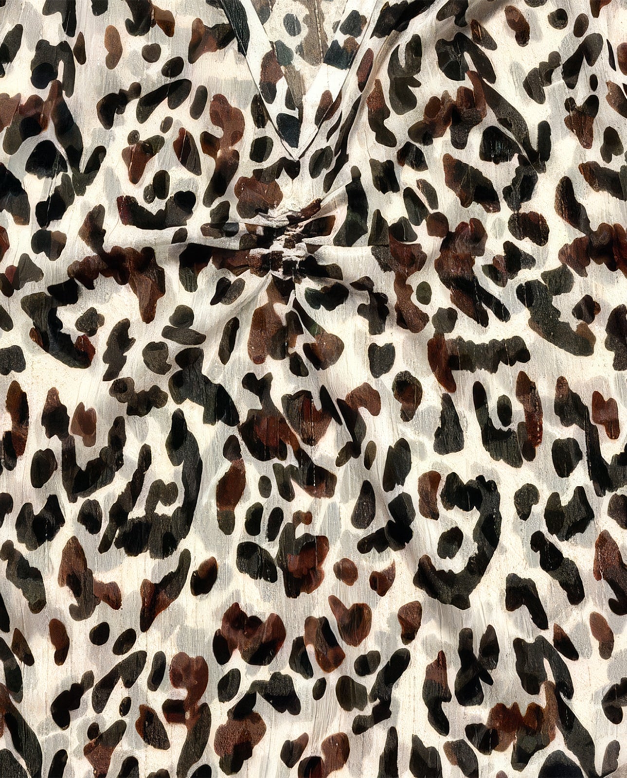 Blusa de mujer estampada cuello pico