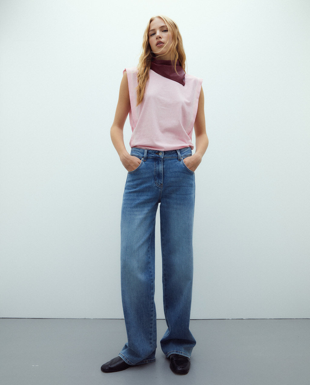 Vaquero ancho de mujer tiro alto y cremallera