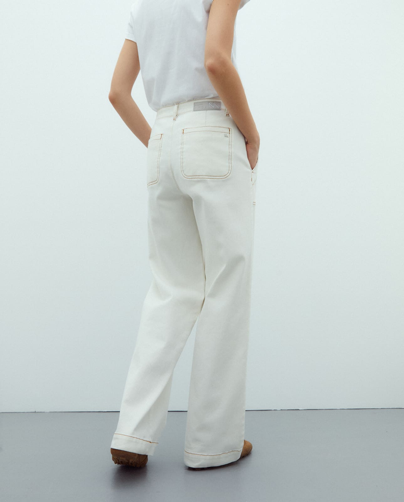 Vaquero recto de mujer tiro alto con cremallera