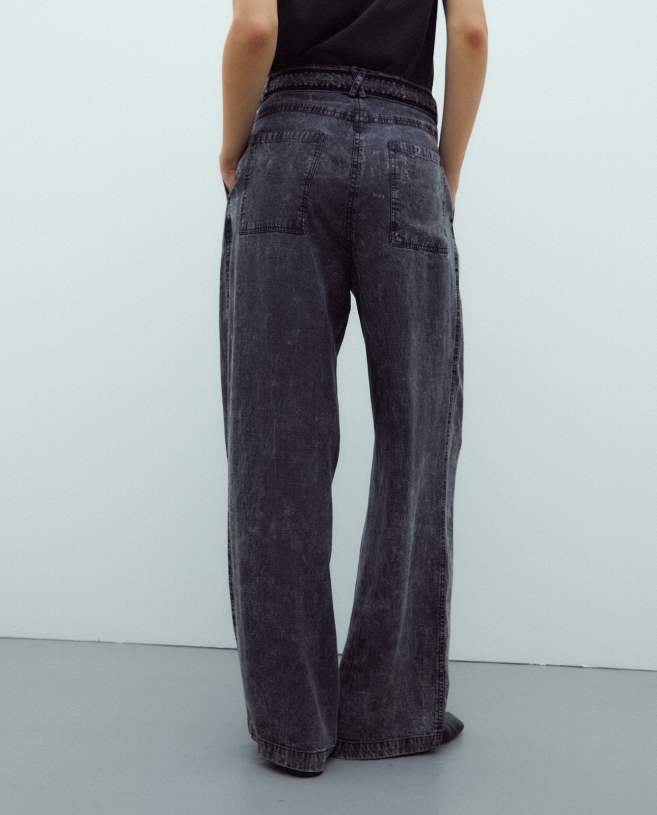 Pantalón de mujer recto tencel con pinzas tiro alto