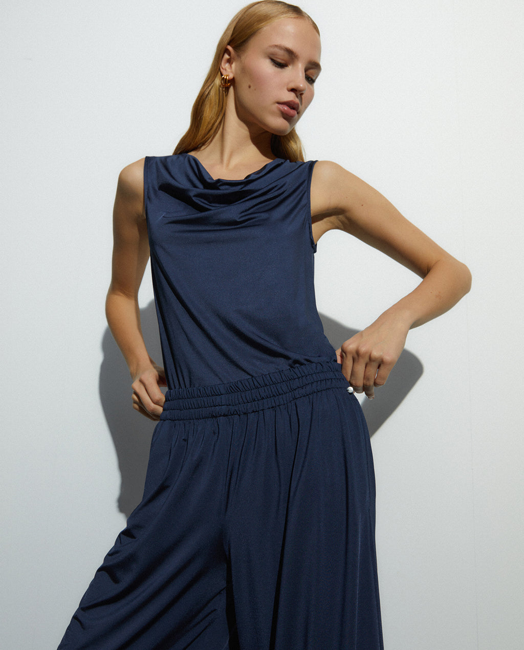 Pantalón ancho de mujer punto satinado cintura elástica