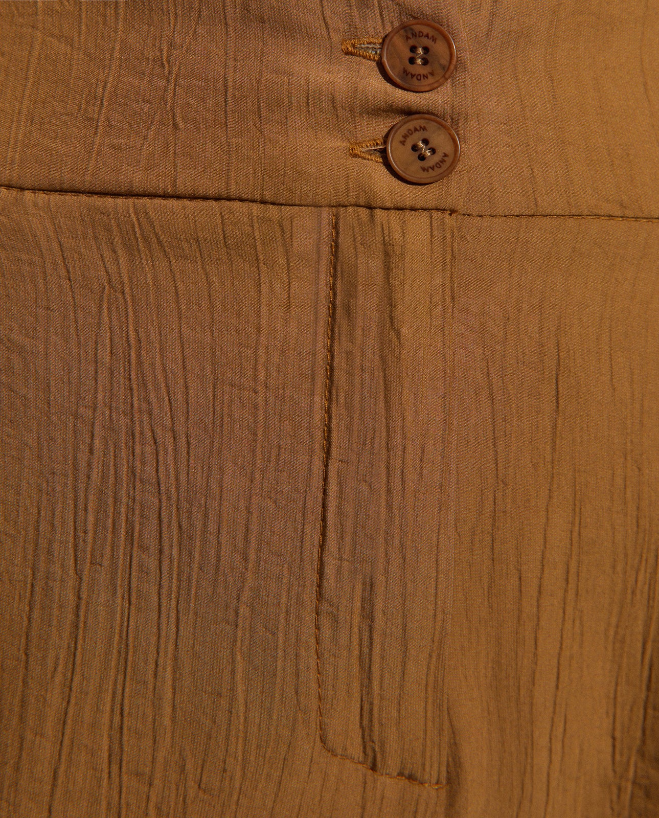 Pantalón recto de mujer tiro alto