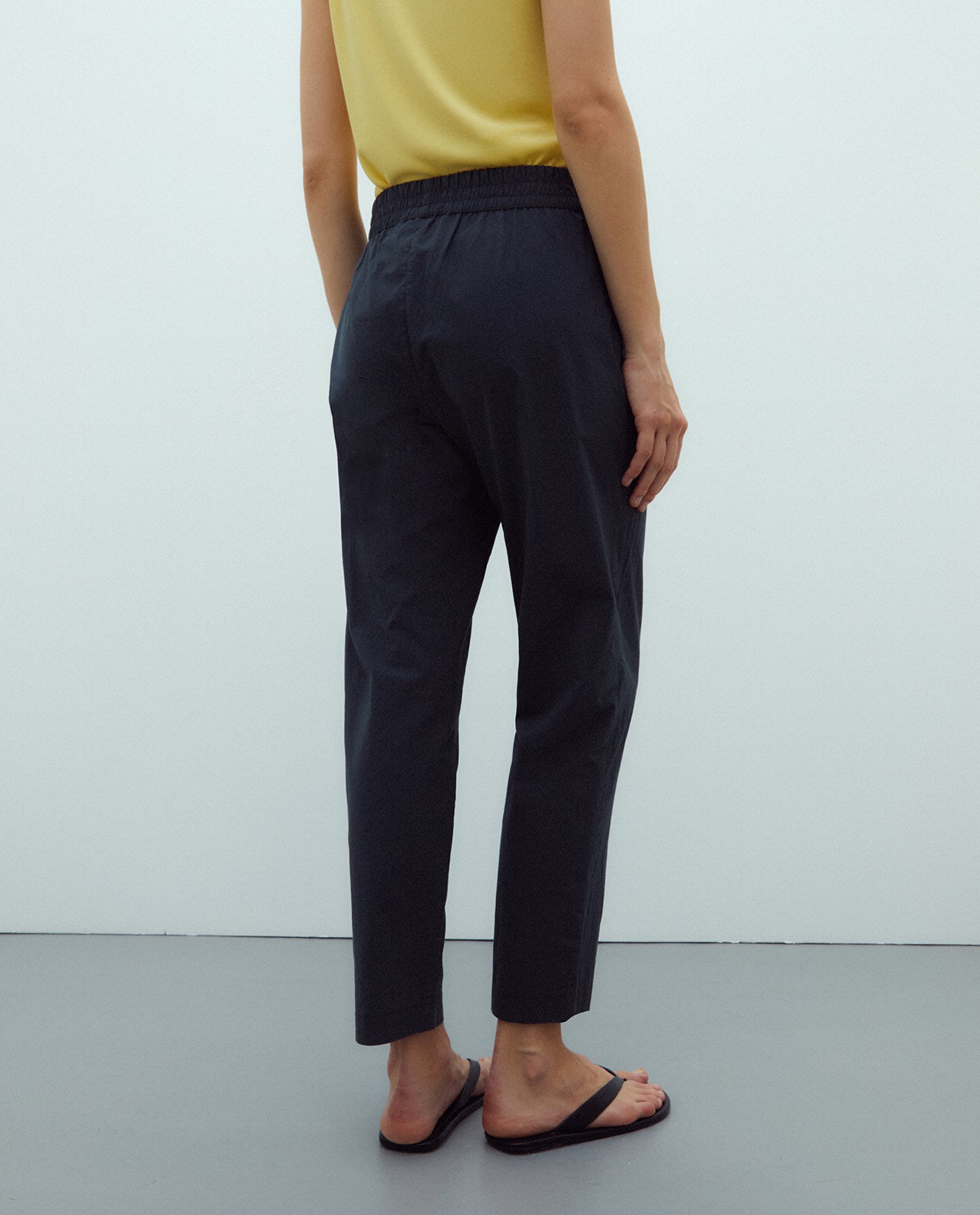 Pantalón de mujer tobillero cintura elástica