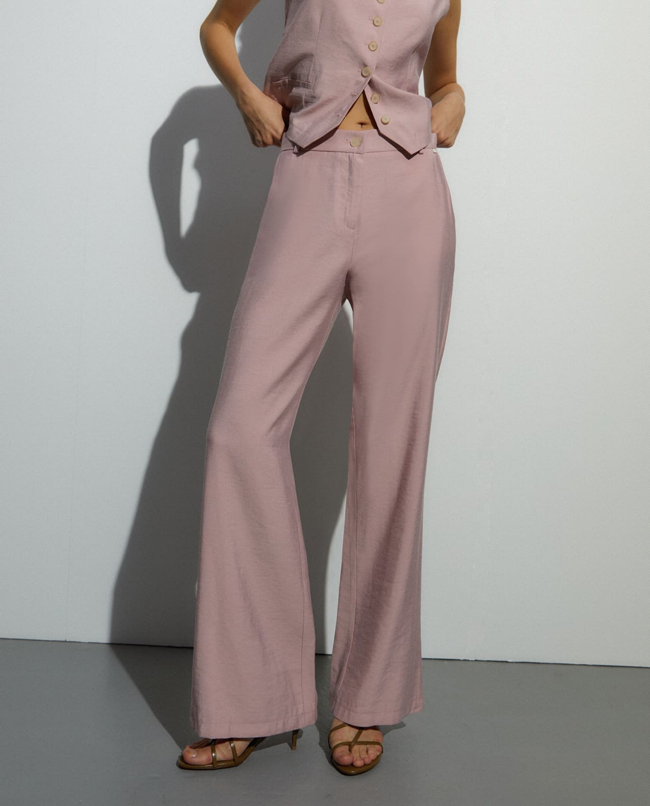 Pantalón de mujer efecto campana