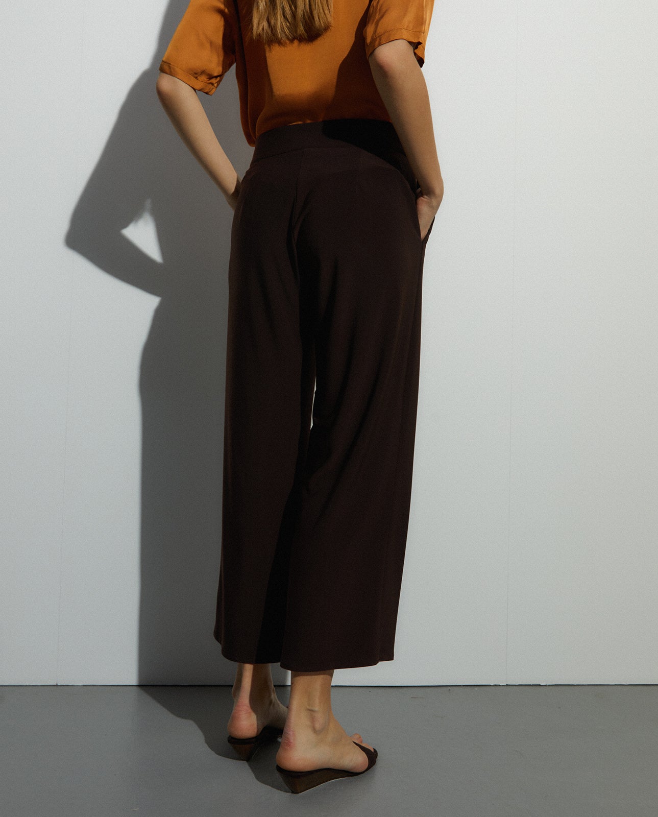 Pantalón culotte de mujer punto liso.