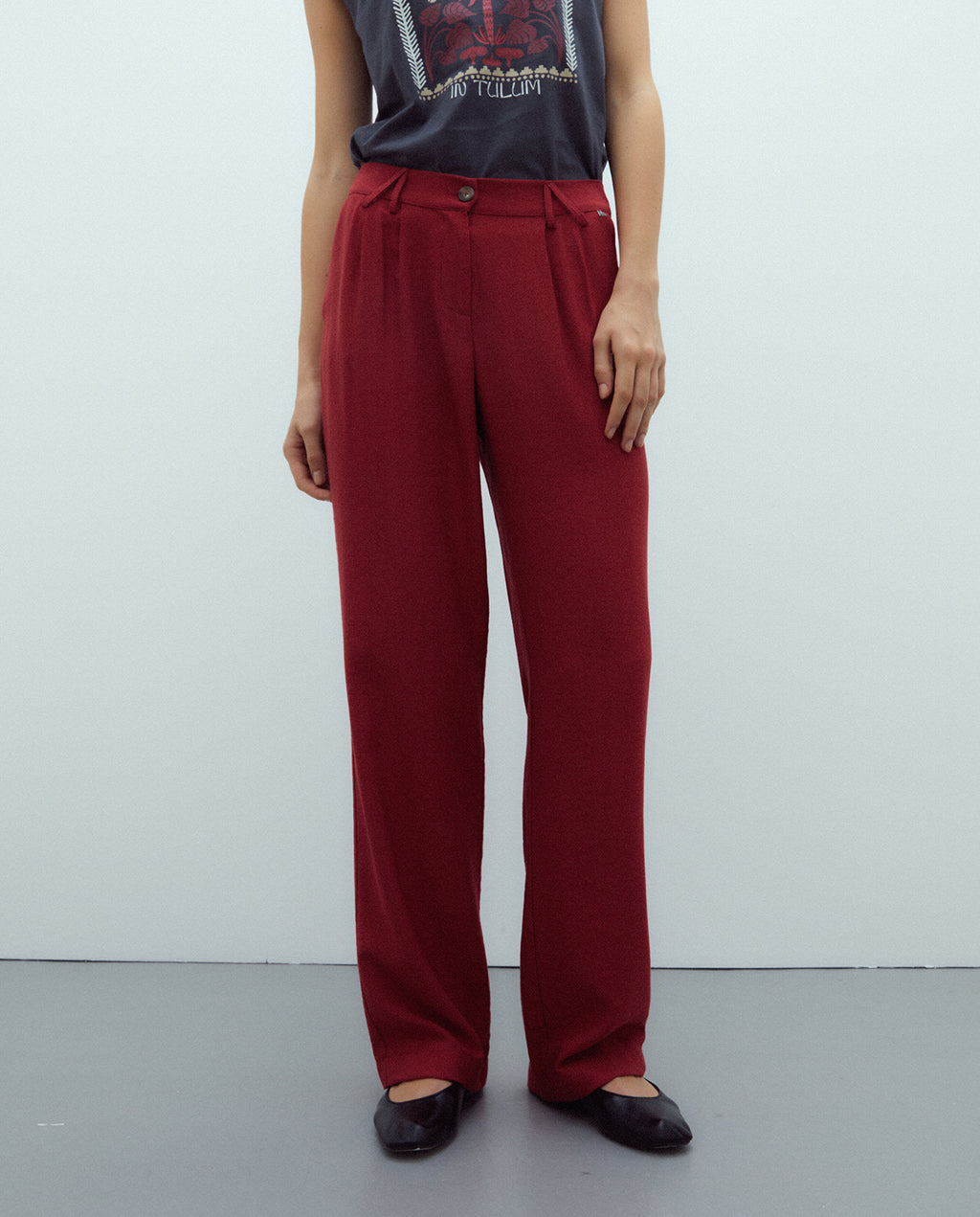 Pantalón recto de mujer con pinzas cintura elástica