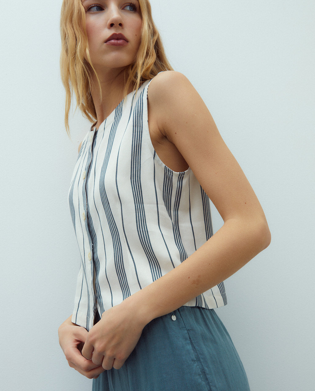 Chaleco de mujer estampado rayas cuello redondo