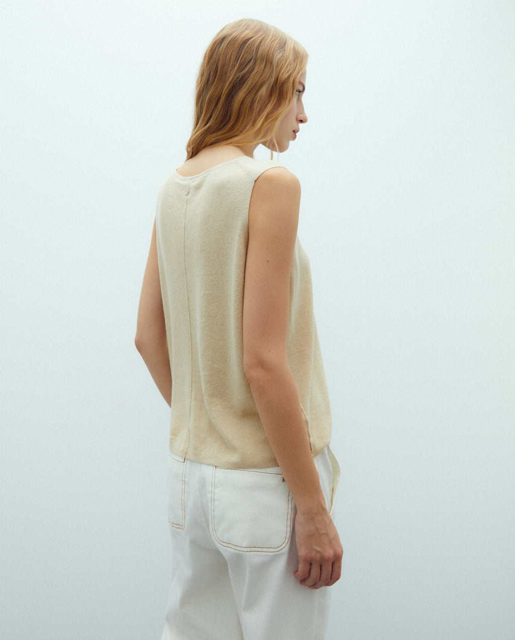 Chaleco de mujer en punto liso cuello redondo