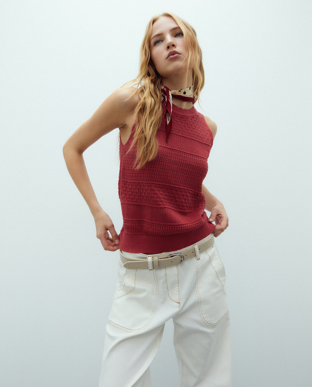 Jersey de mujer calado sin mangas escote redondo