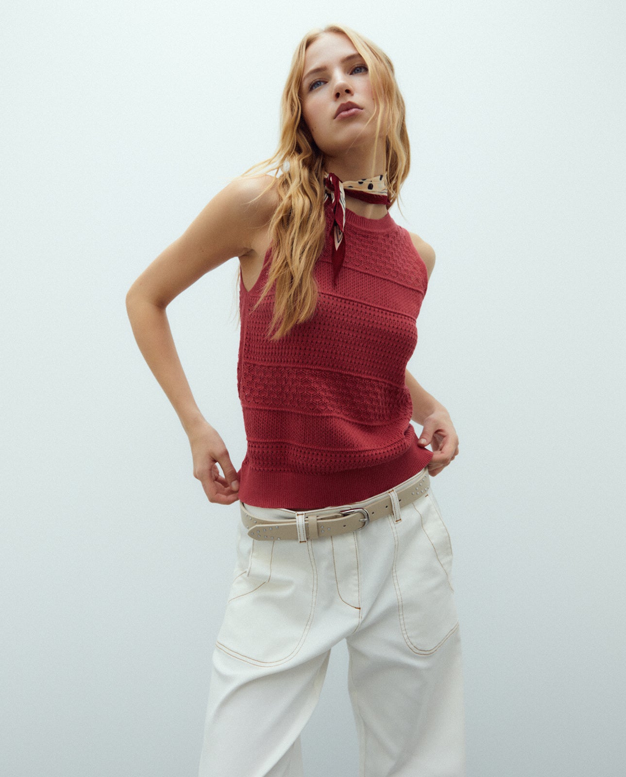 Jersey de mujer calado sin mangas escote redondo