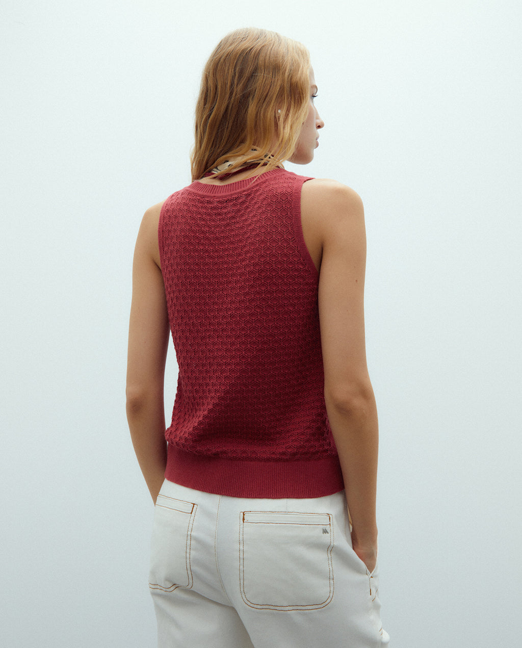 Jersey de mujer calado sin mangas escote redondo