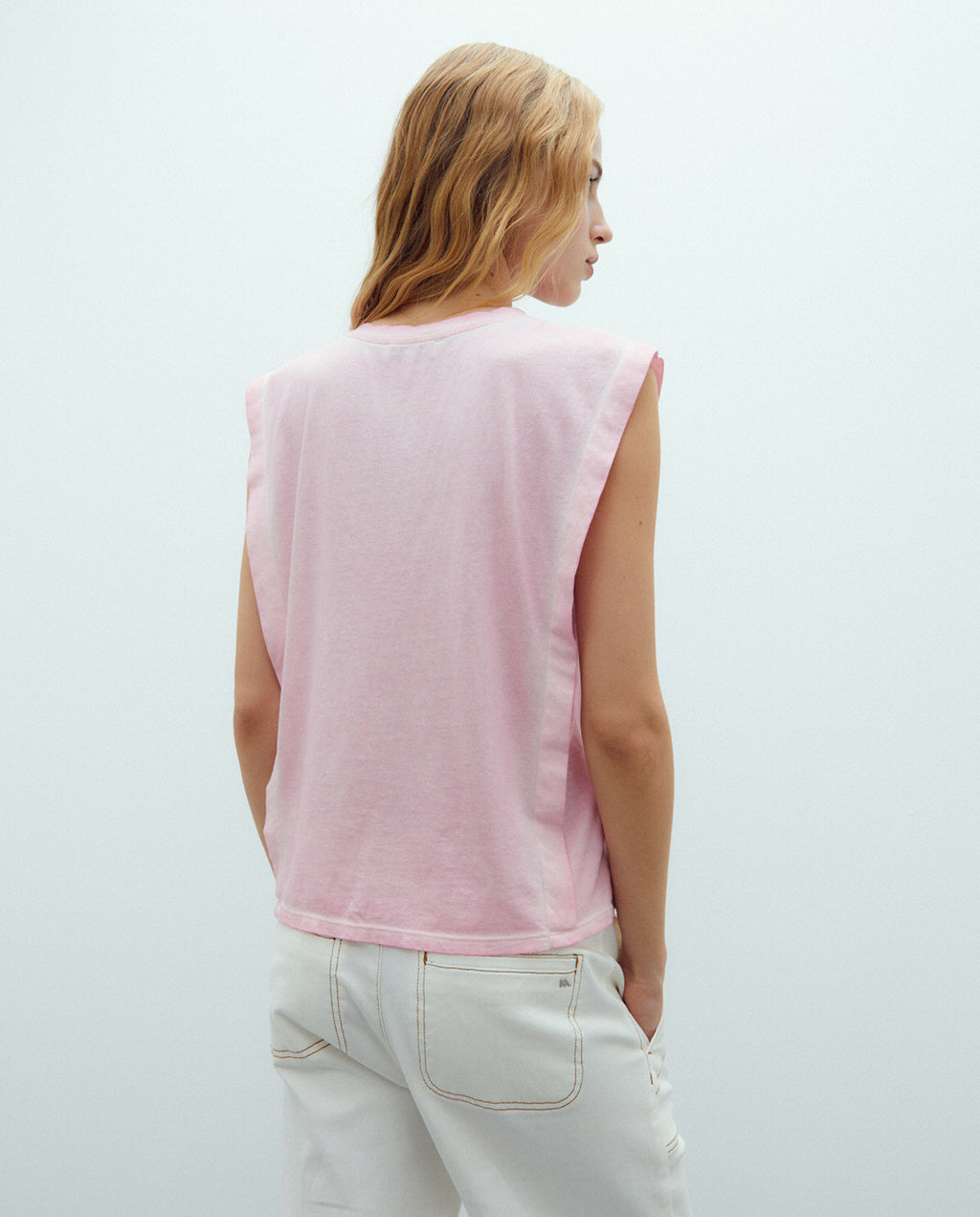 Camiseta de mujer sin mangas cuello redondo