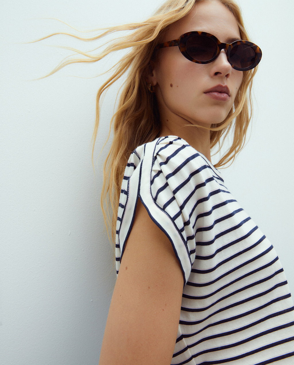 Camiseta de mujer estampado rayas escote barco