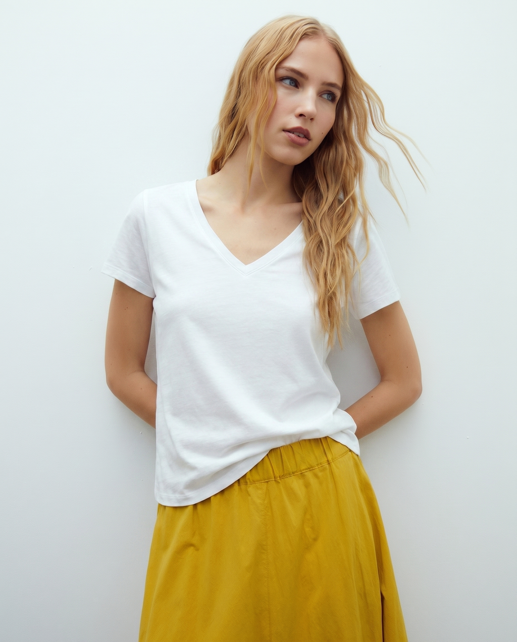 Camiseta de mujer cuello pico manga corta