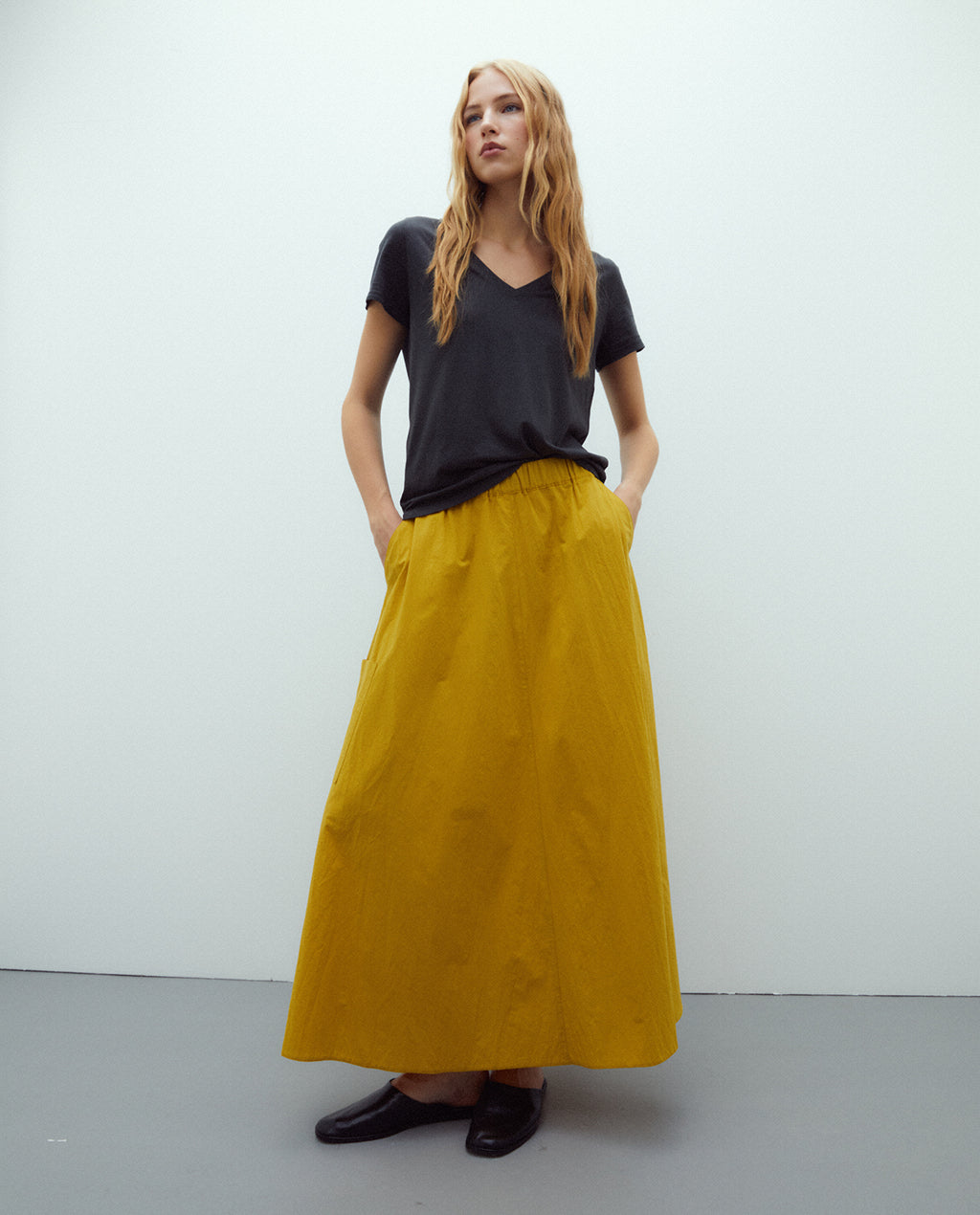 Camiseta de mujer cuello pico manga corta