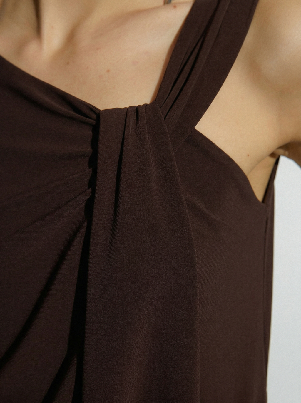 Camiseta de mujer asimétrica