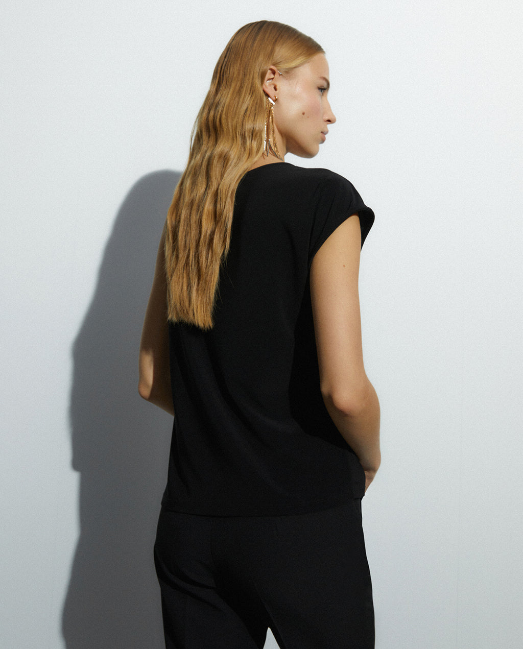 Camiseta de mujer asimétrica