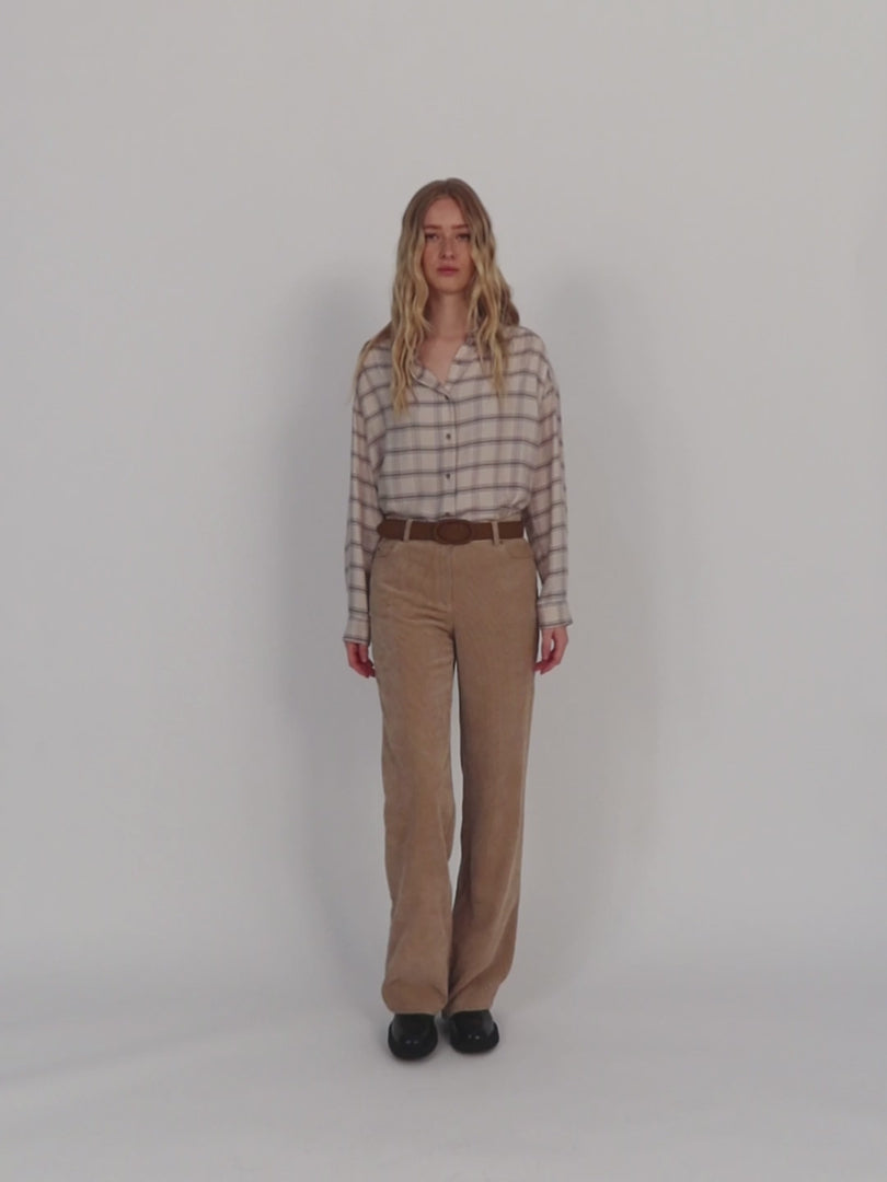 Women's wide-leg corduroy pants, high waist, five pockets.