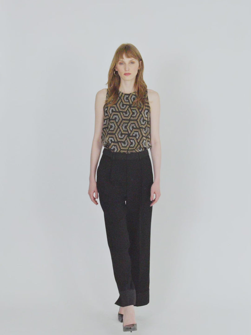 Women's wide-leg trousers with high-waisted pleats