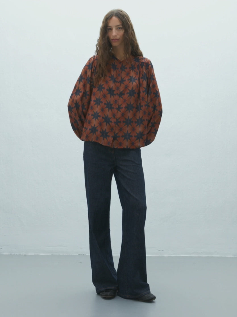 Camisa de mujer estampada cuello mao