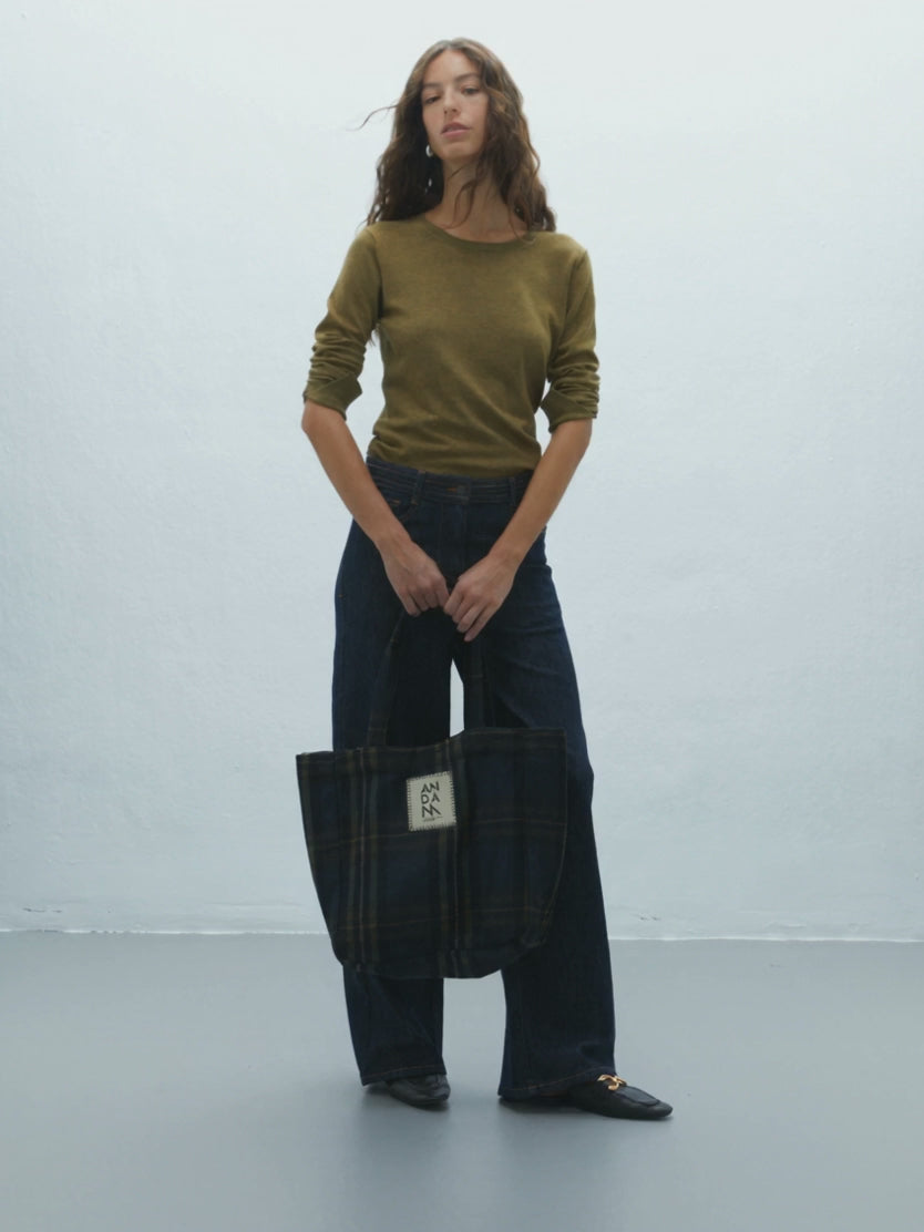 Bolso tote de cuadros en tonos verde y azul marino