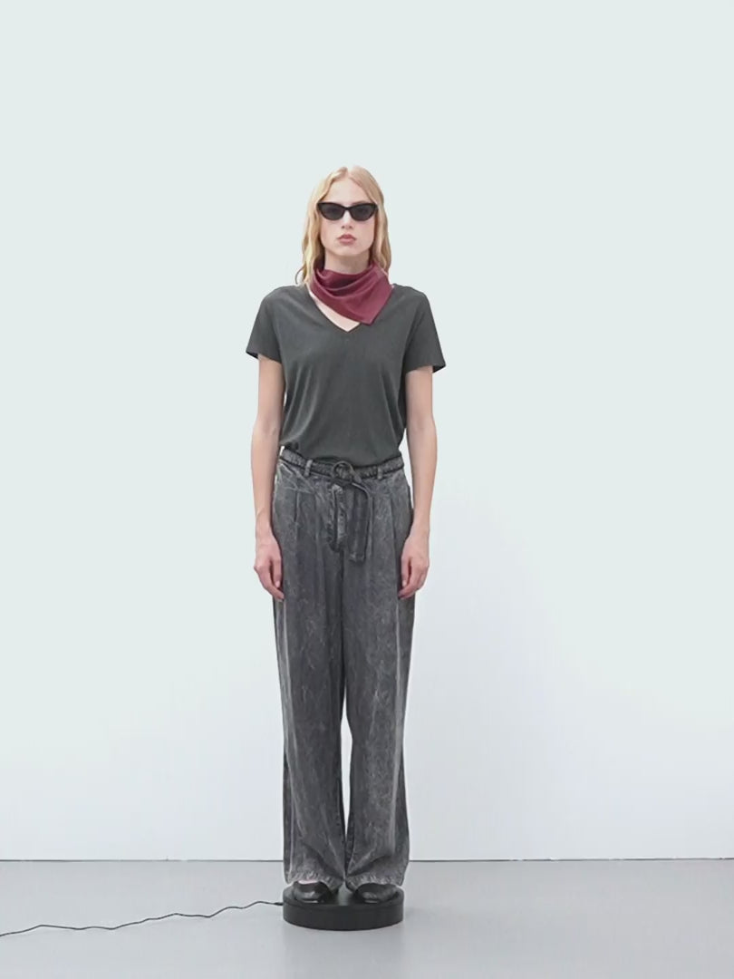 Pantalón de mujer recto tencel con pinzas tiro alto